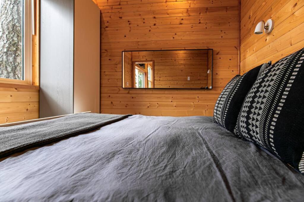 1-Bedroom Knotty Pine Cabin W Sauna & Jacuzzi سووك المظهر الخارجي الصورة