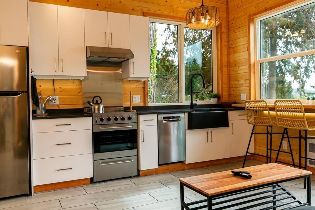 1-Bedroom Knotty Pine Cabin W Sauna & Jacuzzi سووك المظهر الخارجي الصورة