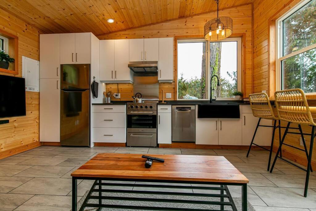 1-Bedroom Knotty Pine Cabin W Sauna & Jacuzzi سووك المظهر الخارجي الصورة