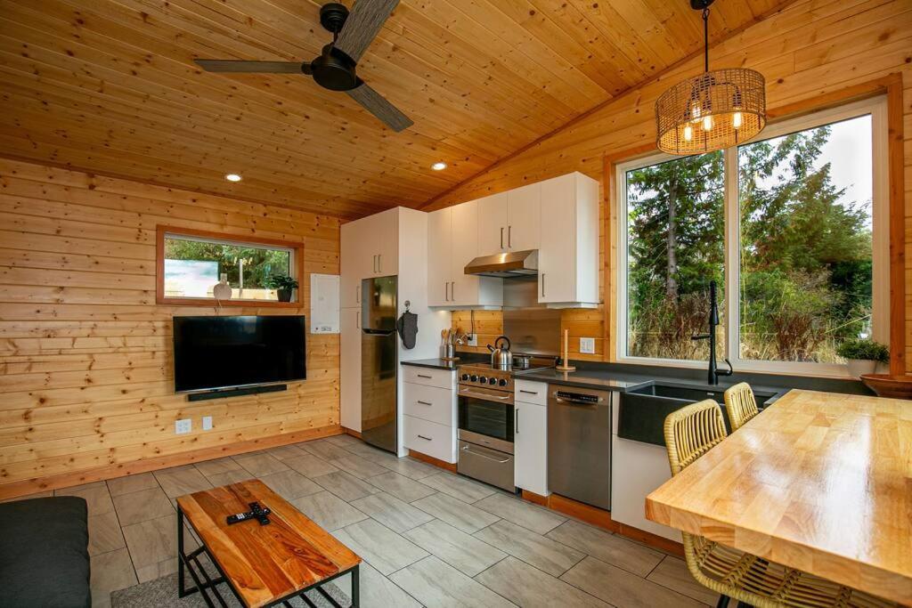 1-Bedroom Knotty Pine Cabin W Sauna & Jacuzzi سووك المظهر الخارجي الصورة