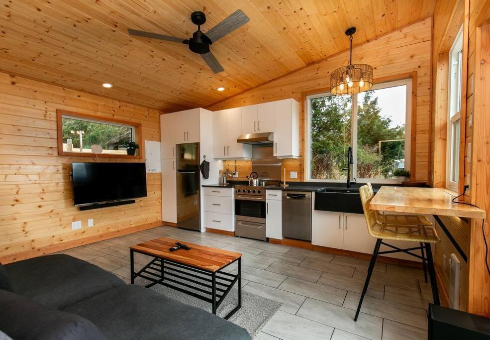 1-Bedroom Knotty Pine Cabin W Sauna & Jacuzzi سووك المظهر الخارجي الصورة