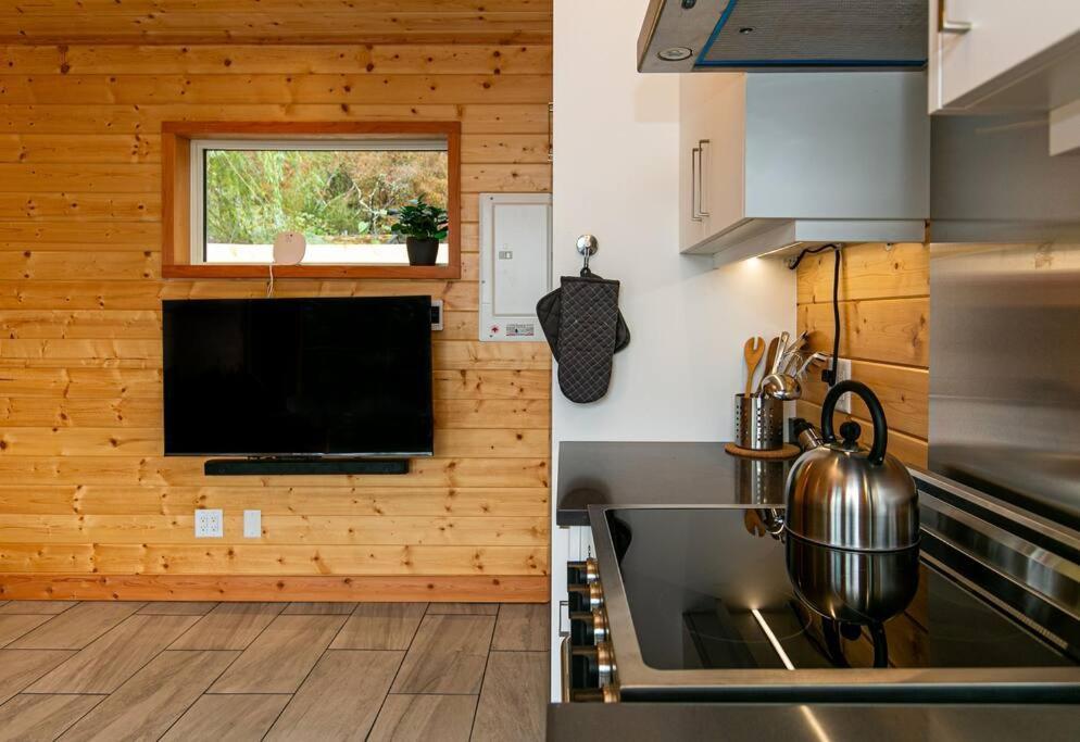 1-Bedroom Knotty Pine Cabin W Sauna & Jacuzzi سووك المظهر الخارجي الصورة