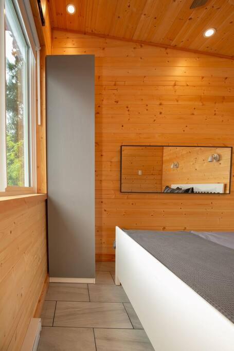 1-Bedroom Knotty Pine Cabin W Sauna & Jacuzzi سووك المظهر الخارجي الصورة